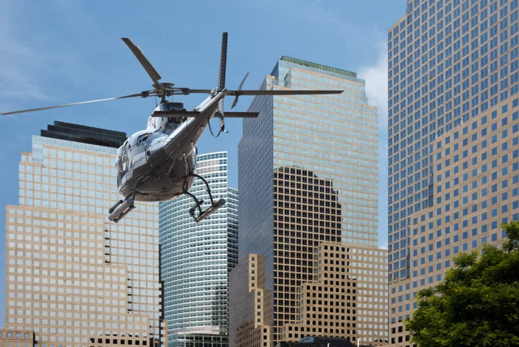 helicoptero y edificios